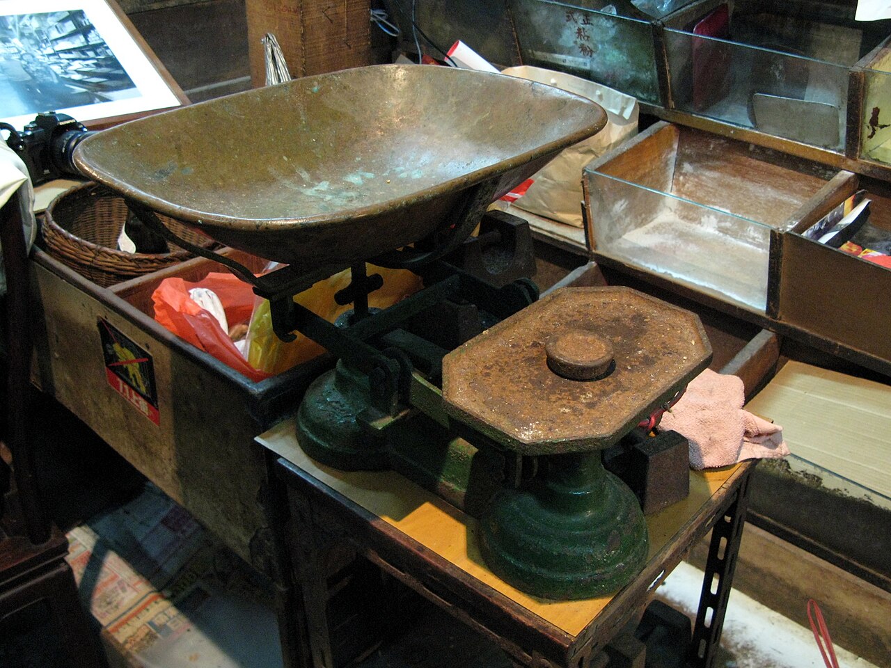 Mechanische Handelswaage mit Waagschale
